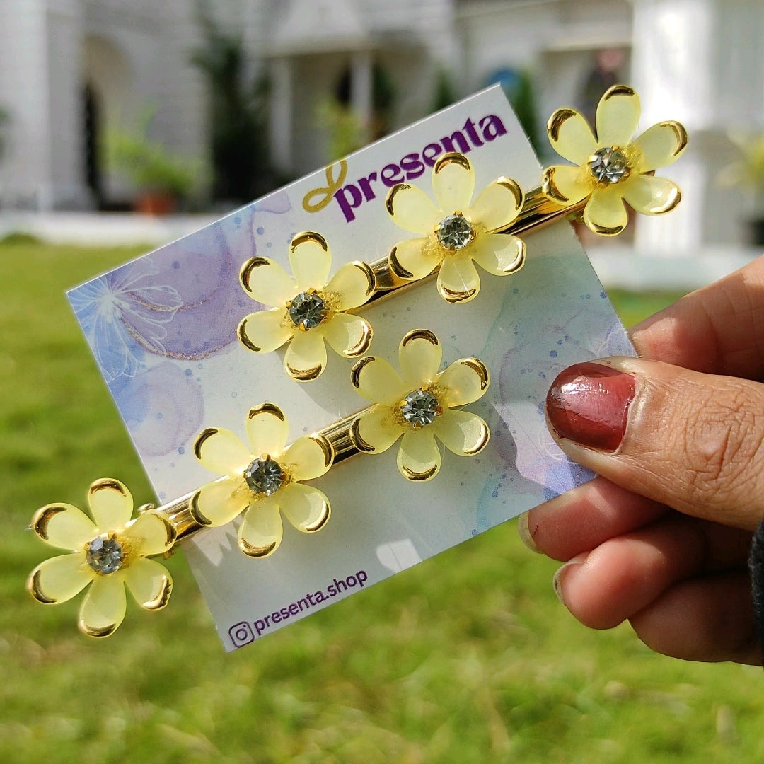 Petal Charm Hair Clip