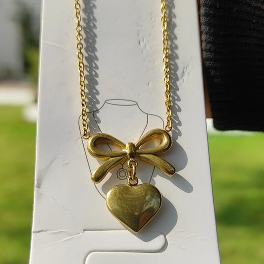 Heart-String Bow Necklace